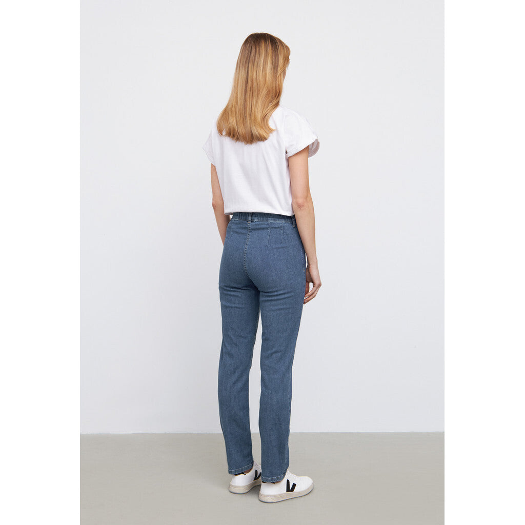 Kelly Kort denim